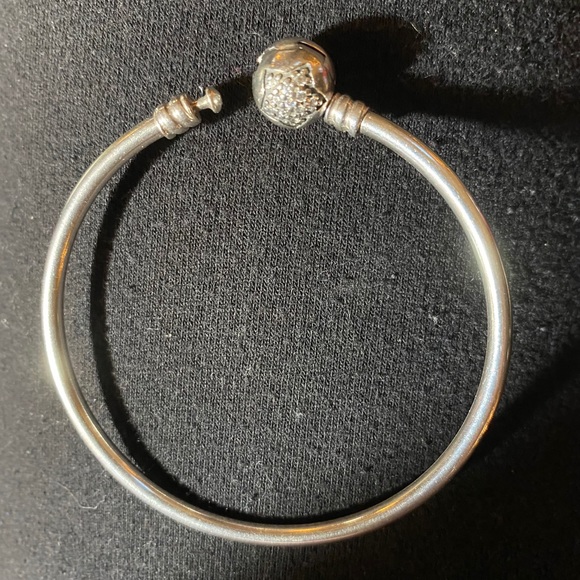 Limited Edition Pandora Bangle. - Picture 6 of 6